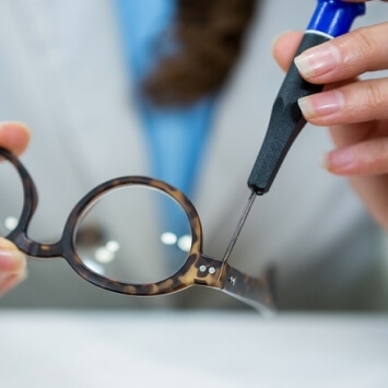 Curso de Conserto de Óculos 